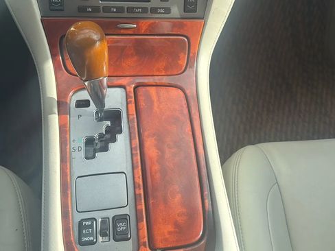 Used 2006 Lexus SC 430 Convertible image 25