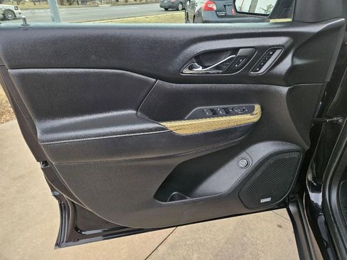 Used 2017 GMC Acadia Denali w/ Technology Package image 11