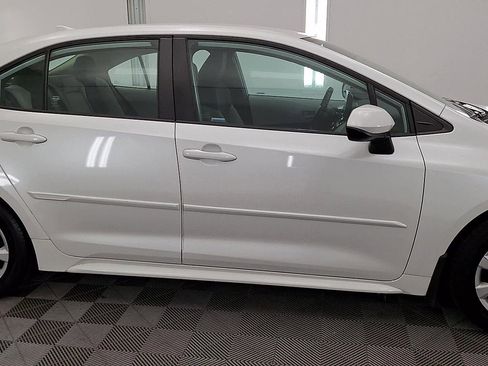 Used 2022 Toyota Corolla LE image 5