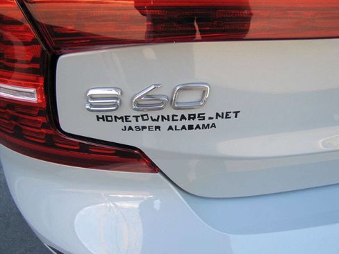 Used 2024 Volvo S60 B5 Core image 28