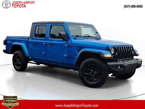 Used 2022 Jeep Gladiator Sport AWD/4WD image 1