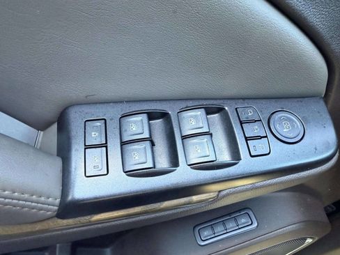 Used 2019 GMC Yukon XL Denali w/ Open Road Package image 32