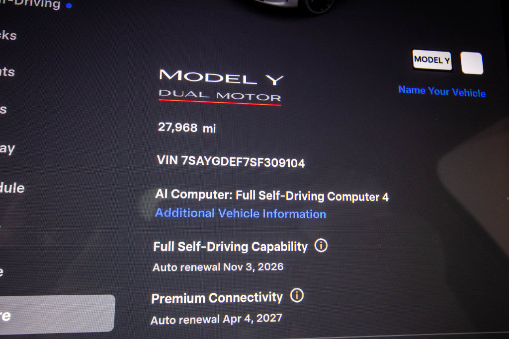 Used 2025 Tesla Model Y Performance AWD/4WD image 21