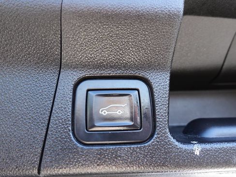 Used 2019 GMC Acadia Denali w/ Technology Package FWD image 29