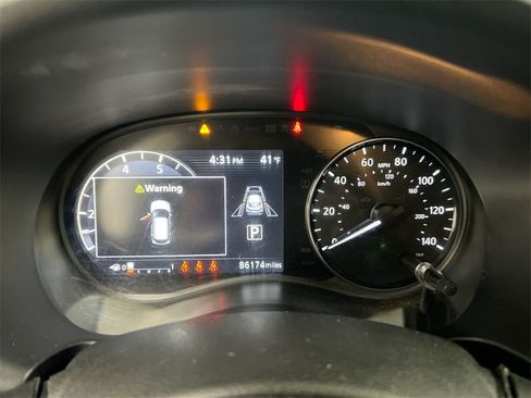 Used 2021 Nissan Kicks SR image 12