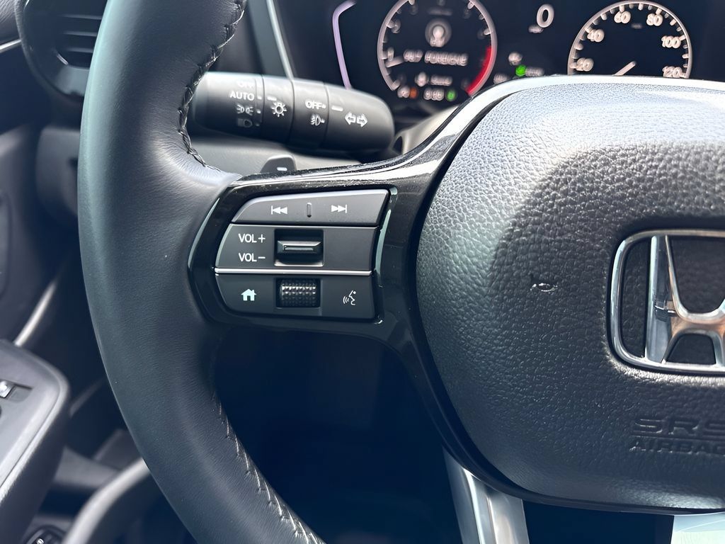Used 2025 Honda Pilot EX-L image 16