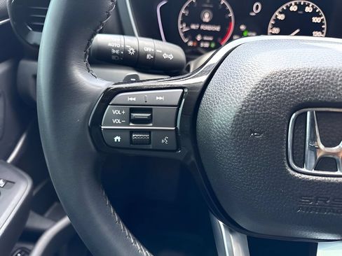 Used 2025 Honda Pilot EX-L image 16