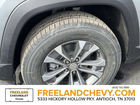 New 2026 Chevrolet Equinox LT image 8