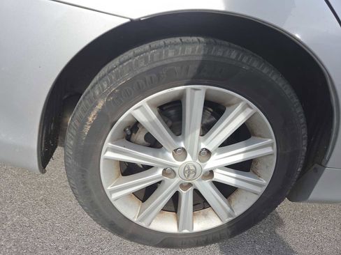 Used 2014 Toyota Camry L image 4