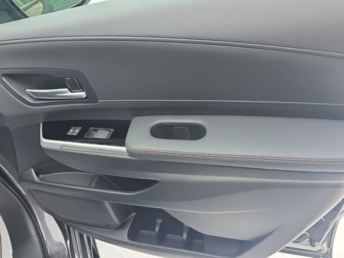 Certified 2025 Toyota Sienna Platinum image 19