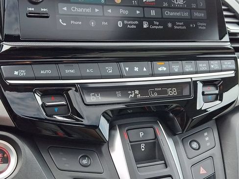 Used 2025 Honda Odyssey EX-L image 17