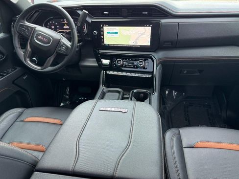 Used 2025 GMC Sierra 2500 AT4 w/ AT4 Premium Plus Package AWD/4WD image 13