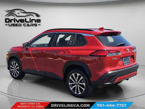 Used 2022 Toyota Corolla Cross XLE FWD image 10