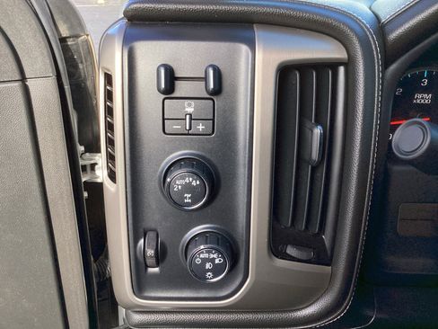 Used 2018 GMC Sierra 1500 Denali w/ Denali Ultimate Package image 33