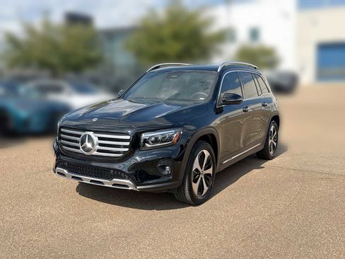 Used 2026 Mercedes-Benz GLB 250 4MATIC image 1