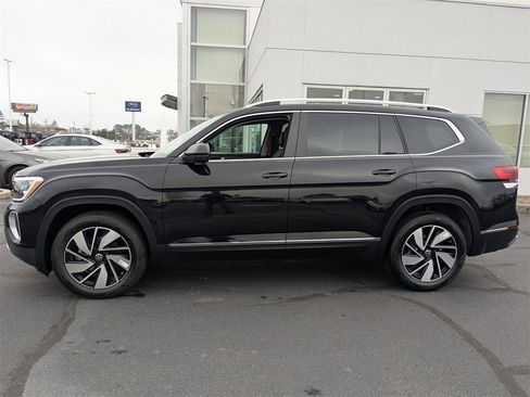 New 2026 Volkswagen Atlas SEL image 8