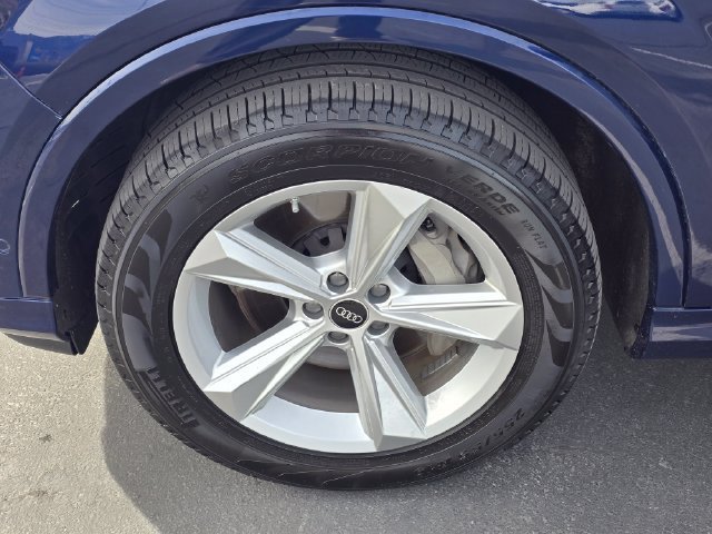 Used 2022 Audi Q7 3.0T Premium w/ Convenience Package AWD/4WD image 13