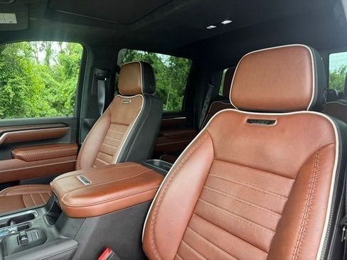 Used 2024 GMC Sierra 2500 Denali Ultimate AWD/4WD image 12