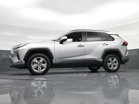 Used 2022 Toyota RAV4 XLE FWD image 35