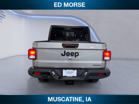 Used 2021 Jeep Gladiator Sport image 4