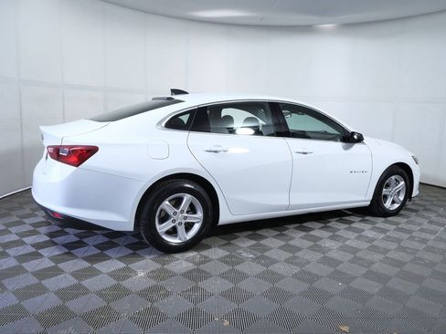 Used 2021 Chevrolet Malibu LS image 9