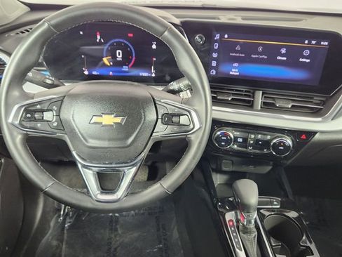 Certified 2024 Chevrolet Trax LT w/ Driver Confidence Package image 25