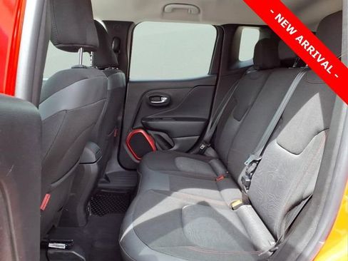 Used 2016 Jeep Renegade Trailhawk AWD/4WD image 9