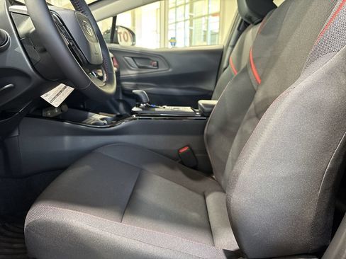 New 2026 Toyota Prius Plug-In Hybrid FWD image 11