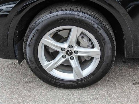 Used 2023 Audi Q5 2.0T Premium w/ Convenience Package image 9