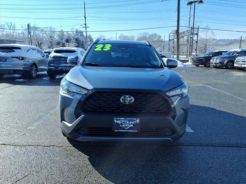 Used 2023 Toyota Corolla Cross LE image 2