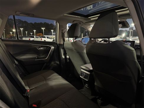 Used 2022 Toyota RAV4 XLE w/ Convenience Package image 17