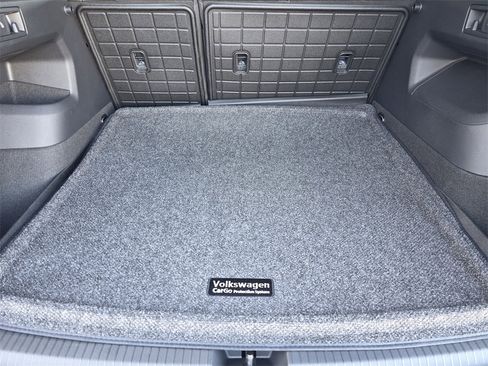 New 2026 Volkswagen Tiguan SE R-Line image 24