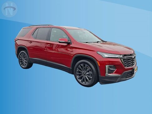 Used 2023 Chevrolet Traverse RS AWD/4WD image 2