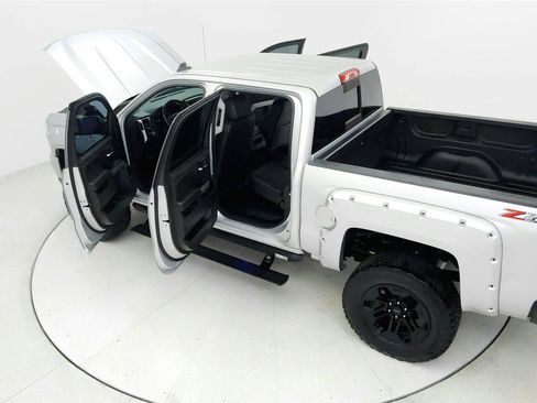 Used 2018 Chevrolet Silverado 1500 LT w/ All Star Edition image 22