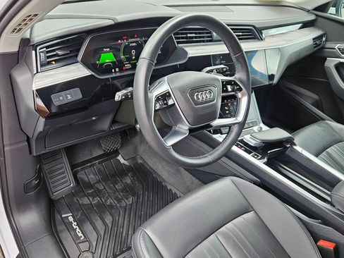 Used 2024 Audi Q8 e-tron Premium Plus AWD/4WD image 11