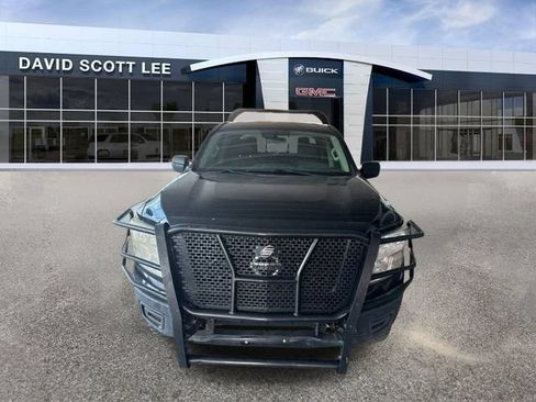 Used 2017 Nissan Titan S AWD/4WD image 3