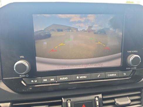 Used 2024 Nissan Pathfinder S FWD image 21