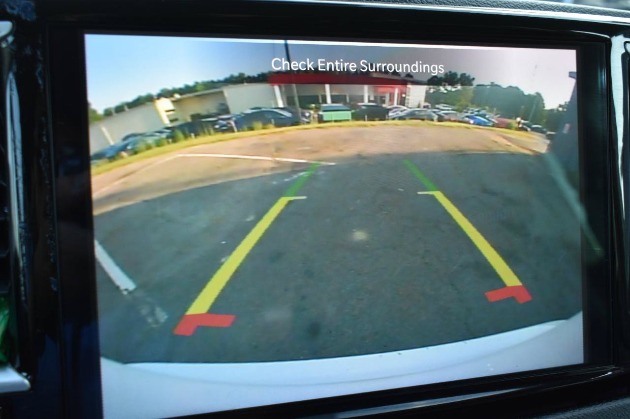 Used 2022 Chrysler Pacifica Touring-L FWD image 21