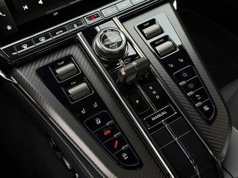 New 2025 Aston Martin V8 Vantage Coupe image 22