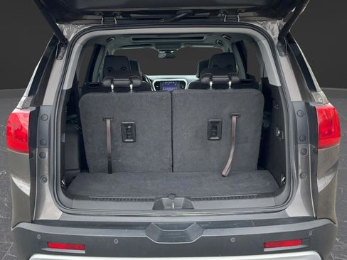 Used 2019 GMC Acadia SLT w/ LPO, Floor Liner Package AWD/4WD image 30