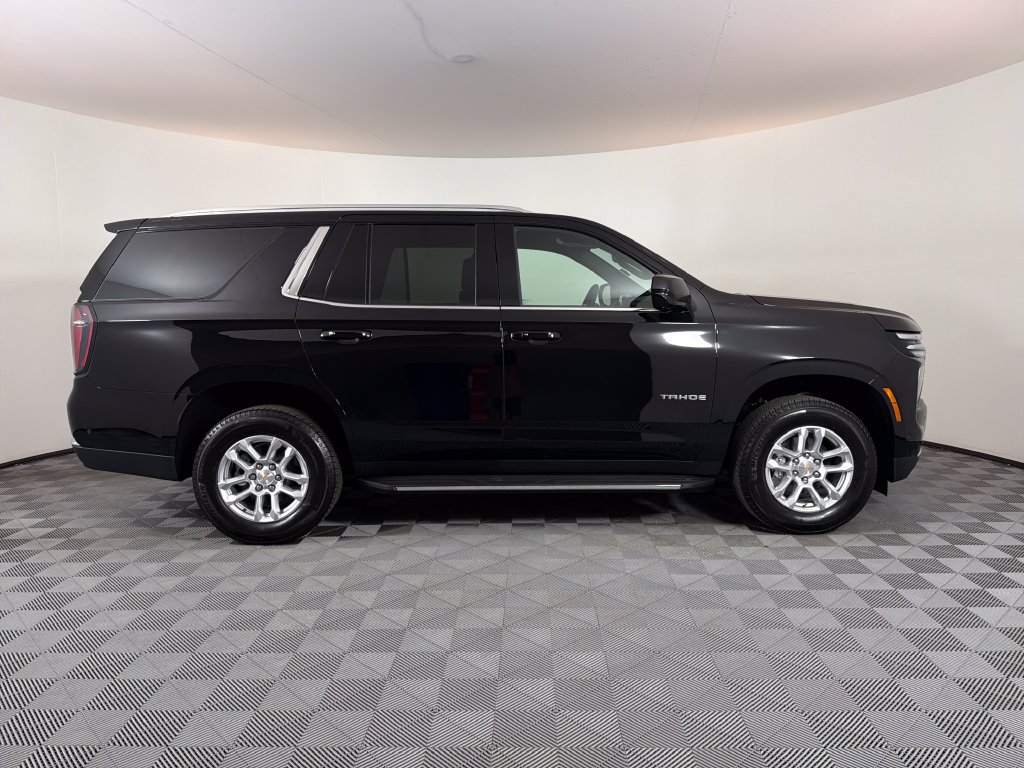 Used 2026 Chevrolet Tahoe LS AWD/4WD image 2