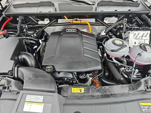 Used 2024 Audi Q5 e Premium Plus w/ Premium Plus Package image 37