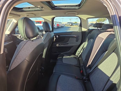 Used 2018 MINI Cooper Countryman S w/ Technology Package image 9