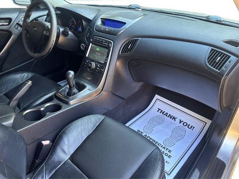 Used 2012 Hyundai Genesis 3.8 RWD image 11