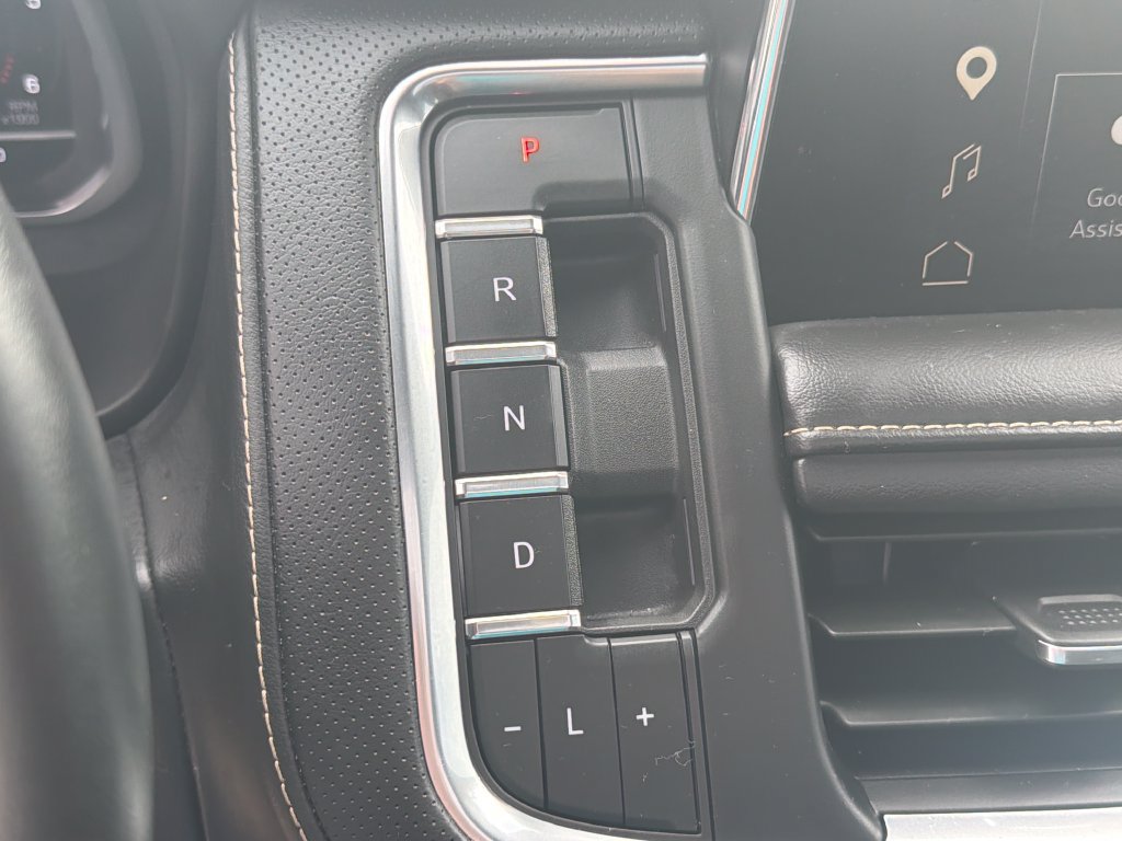 Certified 2023 GMC Yukon SLT w/ SLT Luxury Package AWD/4WD image 23