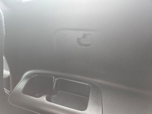 Used 2025 Buick Enclave Preferred FWD image 33