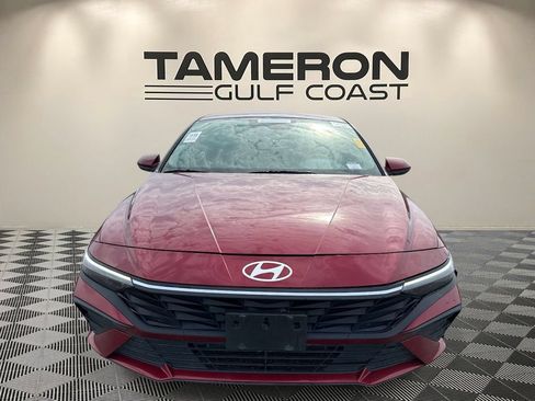 Used 2025 Hyundai Elantra Hybrid FWD image 2
