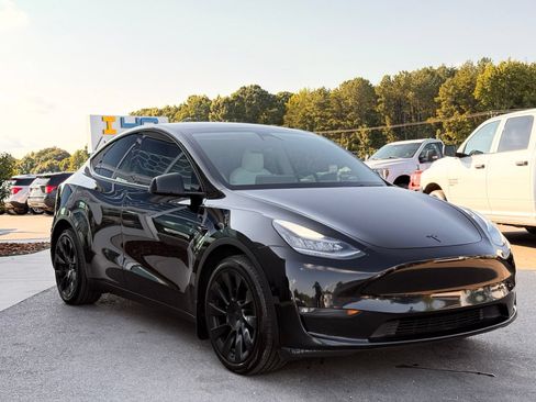 Used 2021 Tesla Model Y Long Range AWD/4WD image 7