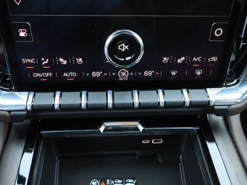 Used 2026 GMC Yukon Denali Ultimate AWD/4WD image 33