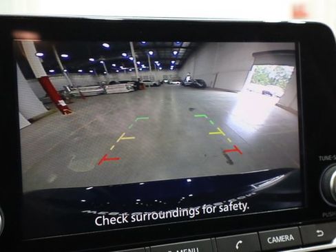 Used 2024 Nissan Rogue SV image 8